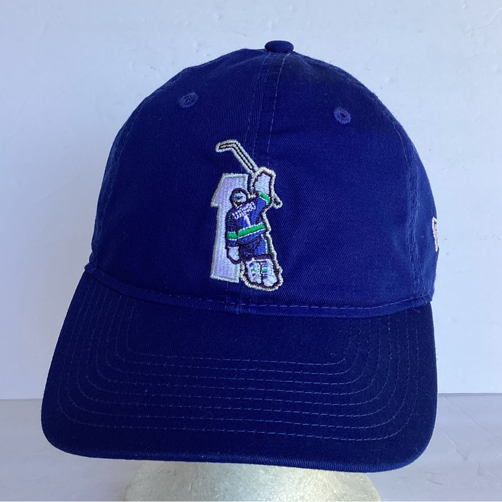 New era 9twenty Vancouver Canucks Johnny Canuck dad hat